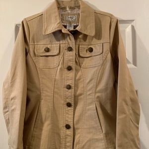 TRIA Woman’s jacket tan. Size M all season button up